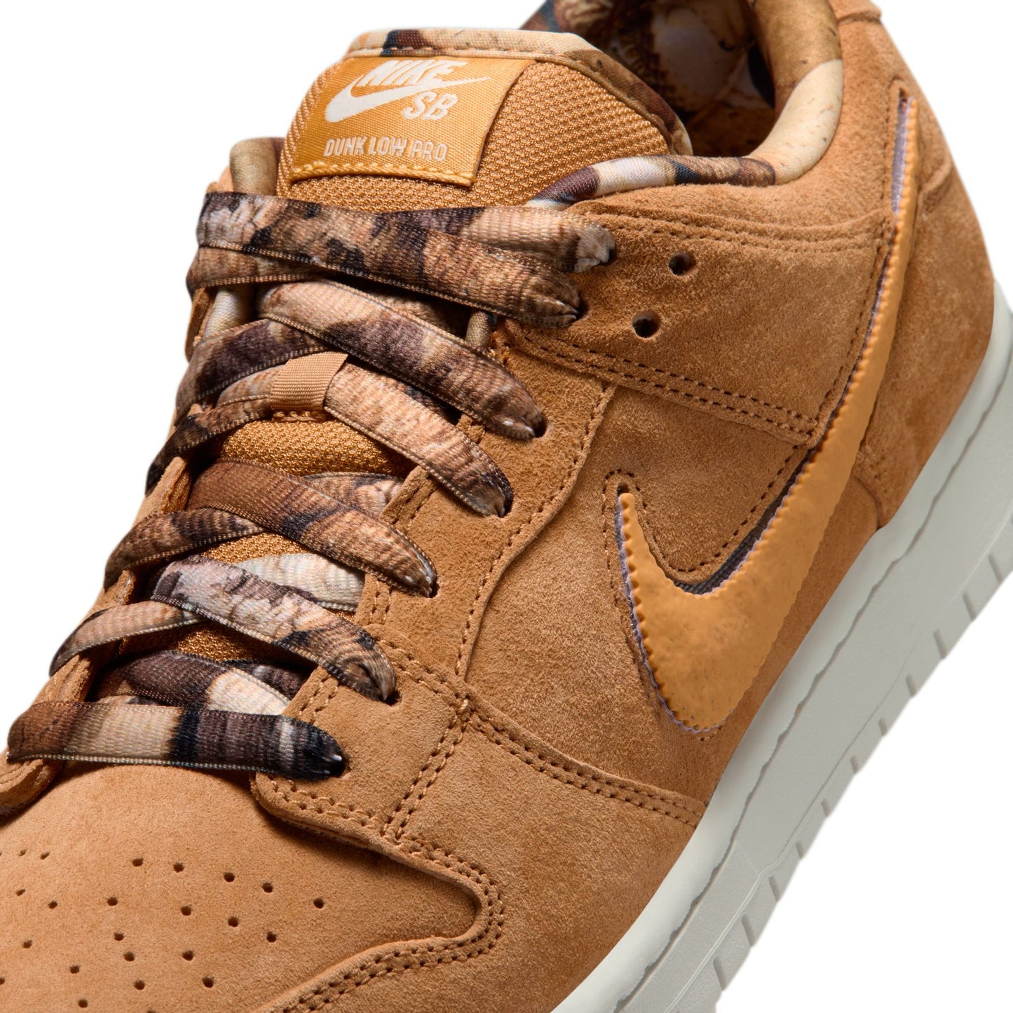 Nike SB Note Manchester 'Biscuit' Dunk Low Pro   - IO9508 200